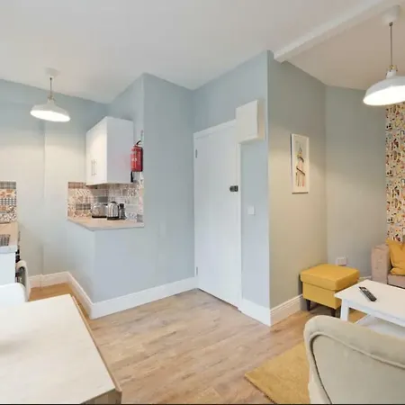 Newly Renovated Self-catered Near Temple Bar Apartment