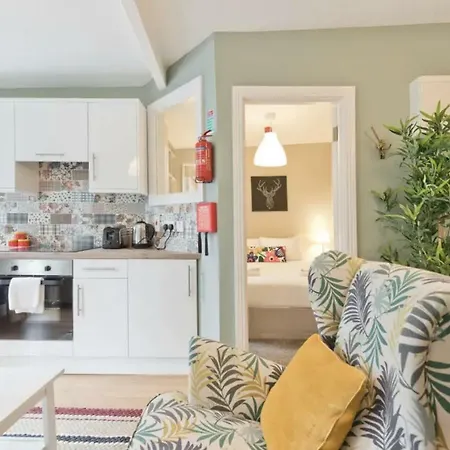 Newly Renovated Self-catered Near Temple Bar Apartment