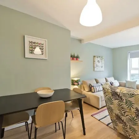 Newly Renovated Self-catered Near Temple Bar Apartment