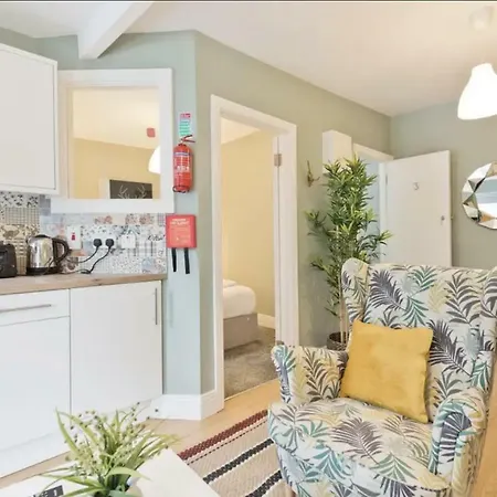Apartment Newly Renovated Self-catered Near Temple Bar *