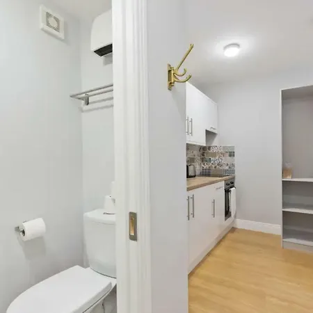Newly Renovated Self-catered Near Temple Bar Apartment *