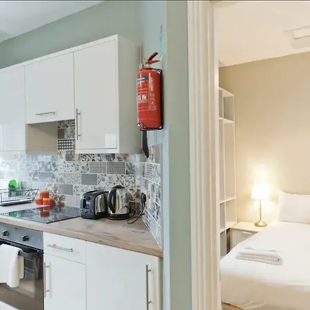 Newly Renovated Self-catered Near Temple Bar Apartment *