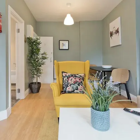 Newly Renovated Self-catered Near Temple Bar Apartment