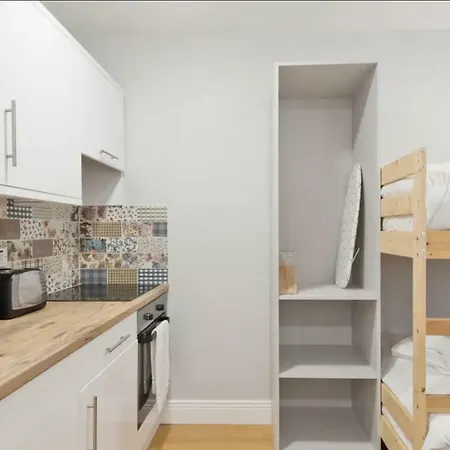 Newly Renovated Self-catered Near Temple Bar Apartment *